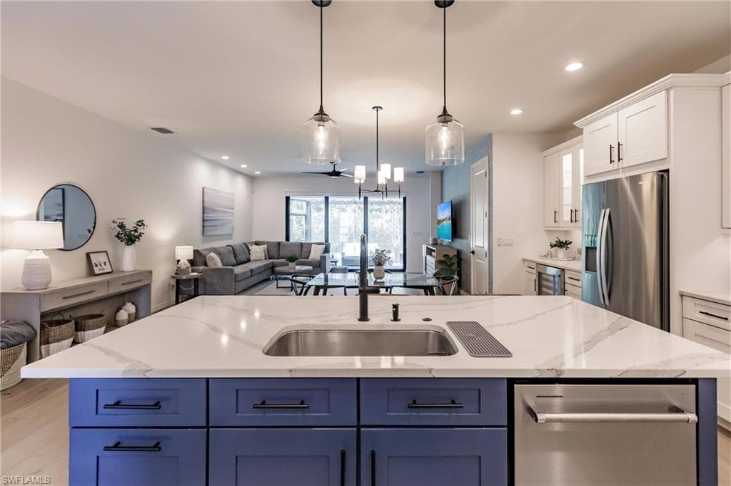 13005 Pembroke Dr, Naples, FL 34105-24