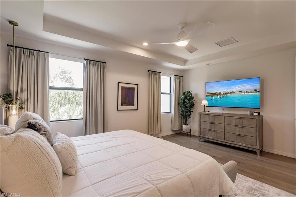 13005 Pembroke Dr, Naples, FL 34105-34