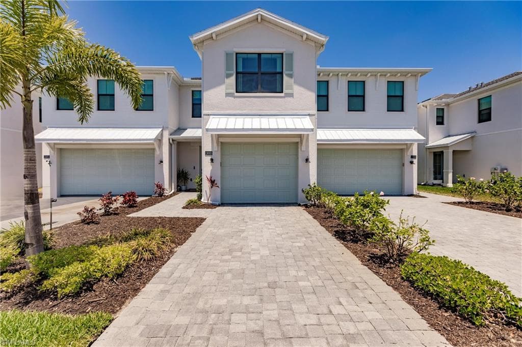 13005 Pembroke Dr, Naples, FL 34105-2