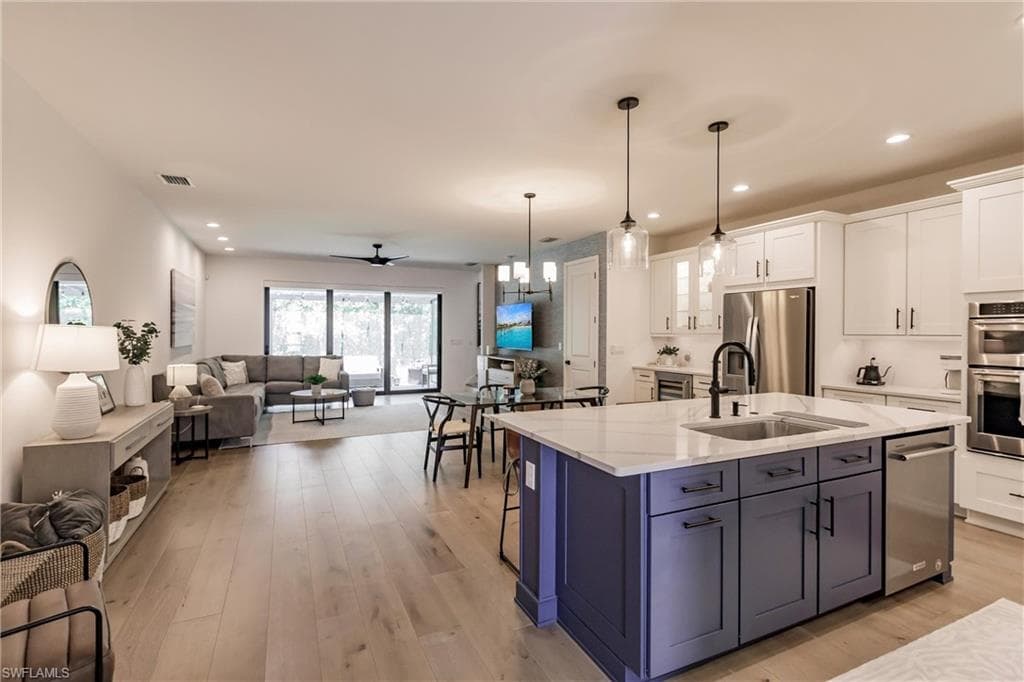 13005 Pembroke Dr, Naples, FL 34105-7