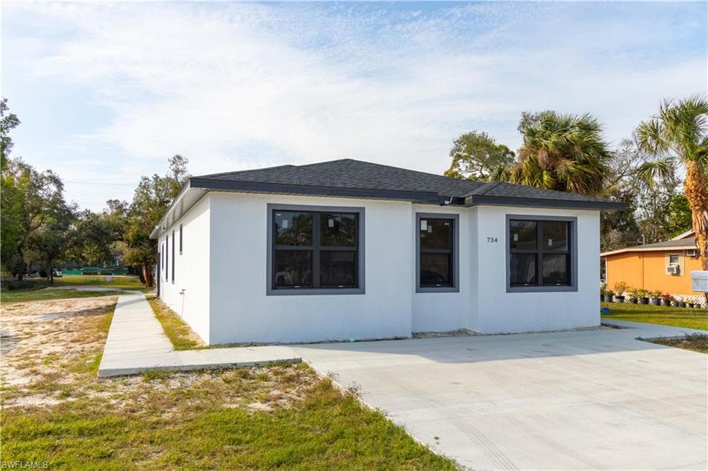 720, 722, 740 Veronica S Shoemaker Blvd, Fort Myers, FL 33916-5