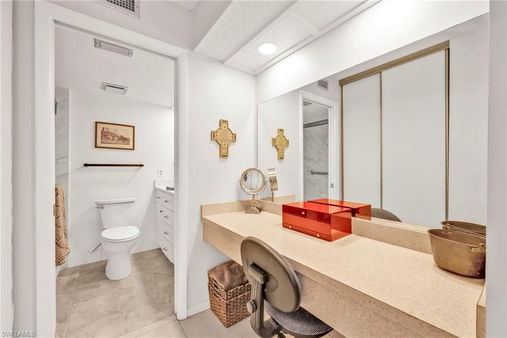 151 Cypress Way E C103, Naples, FL 34110-18