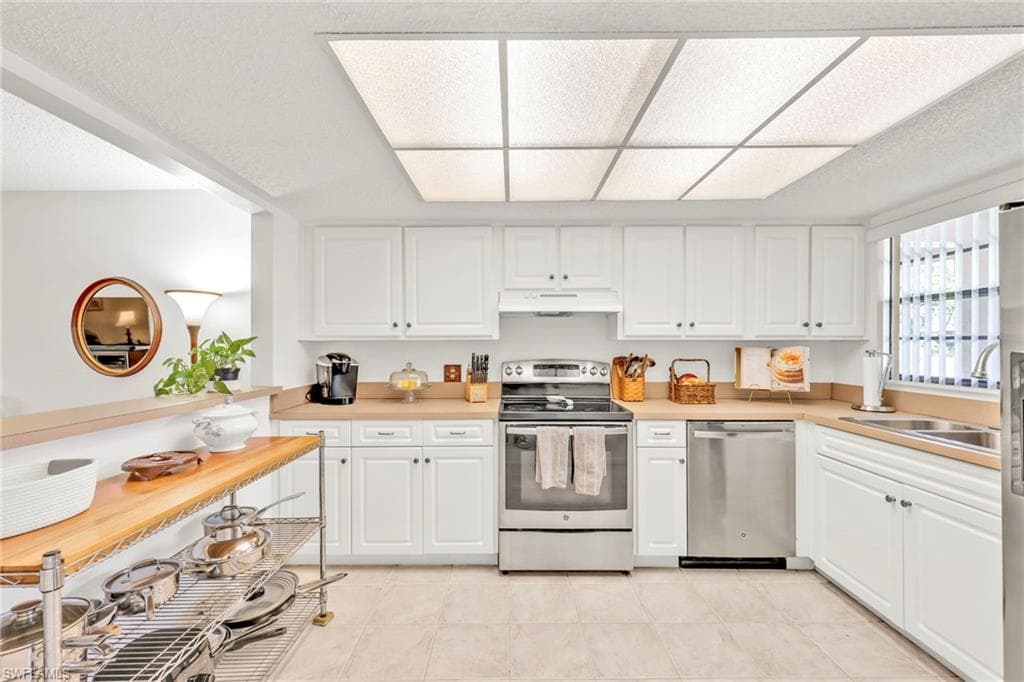 151 Cypress Way E C103, Naples, FL 34110-6