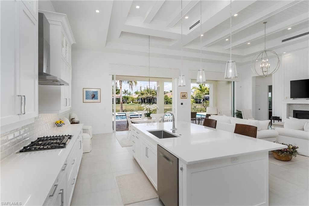 3287 Kumamoto Ln, Naples, FL 34114-9
