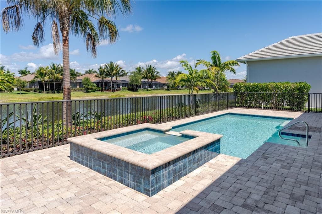 3287 Kumamoto Ln, Naples, FL 34114-20