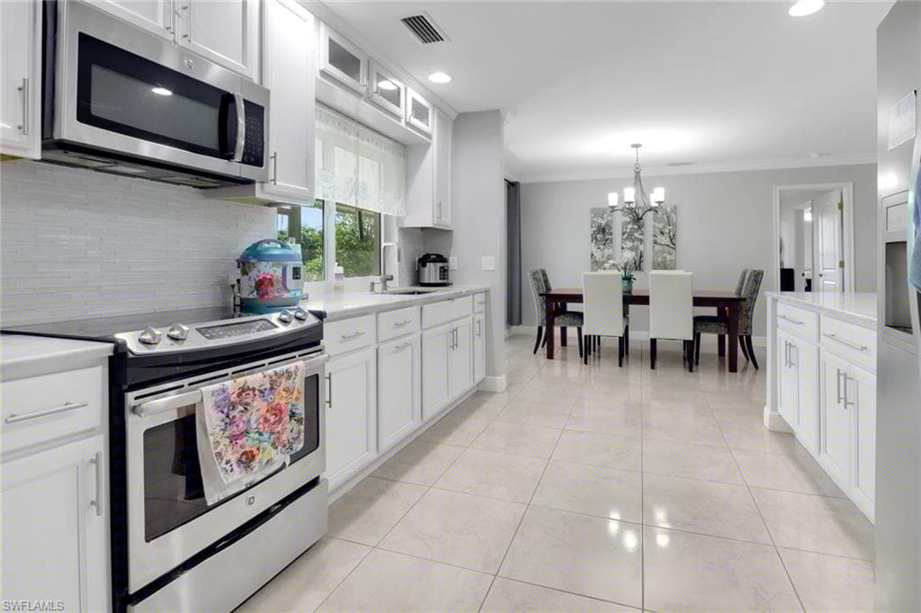 1530 Everglades Blvd S, Naples, FL 34117-9