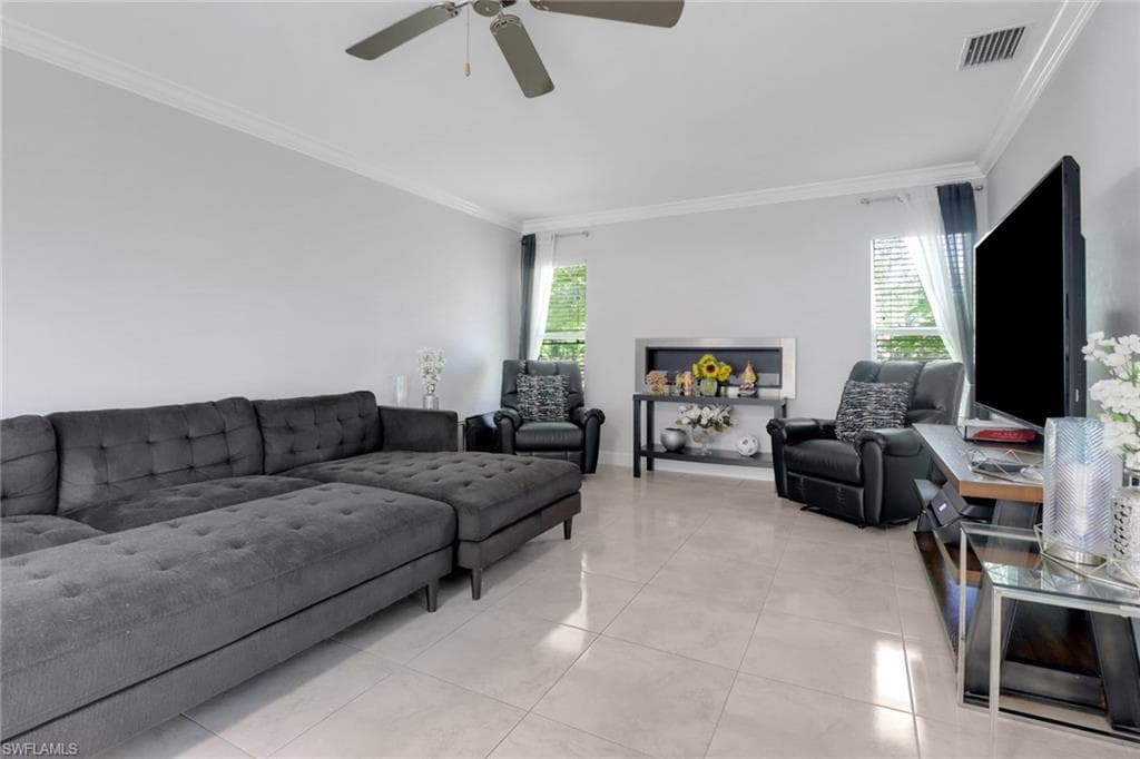 1530 Everglades Blvd S, Naples, FL 34117-12
