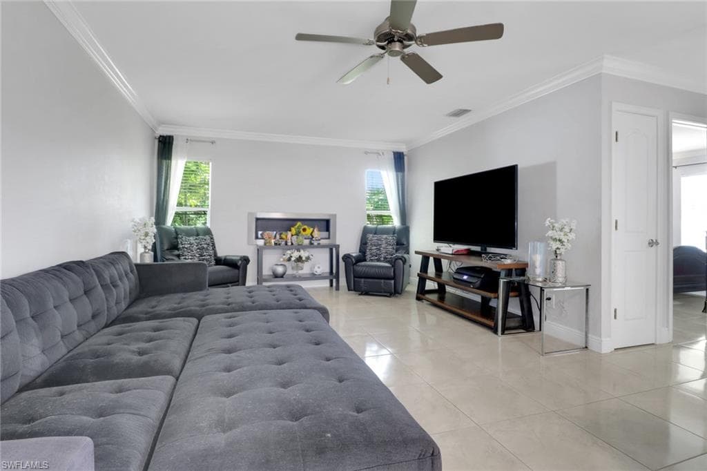 1530 Everglades Blvd S, Naples, FL 34117-13