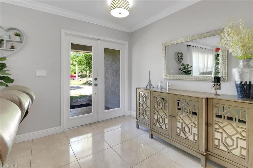 1530 Everglades Blvd S, Naples, FL 34117-2