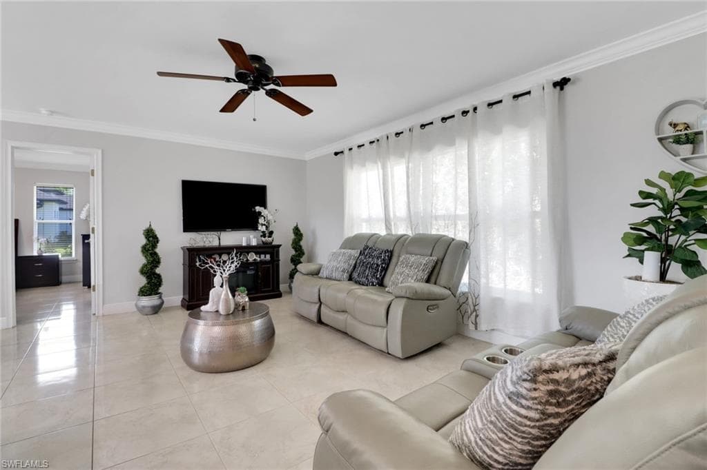 1530 Everglades Blvd S, Naples, FL 34117-4
