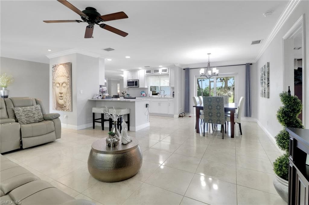 1530 Everglades Blvd S, Naples, FL 34117-4