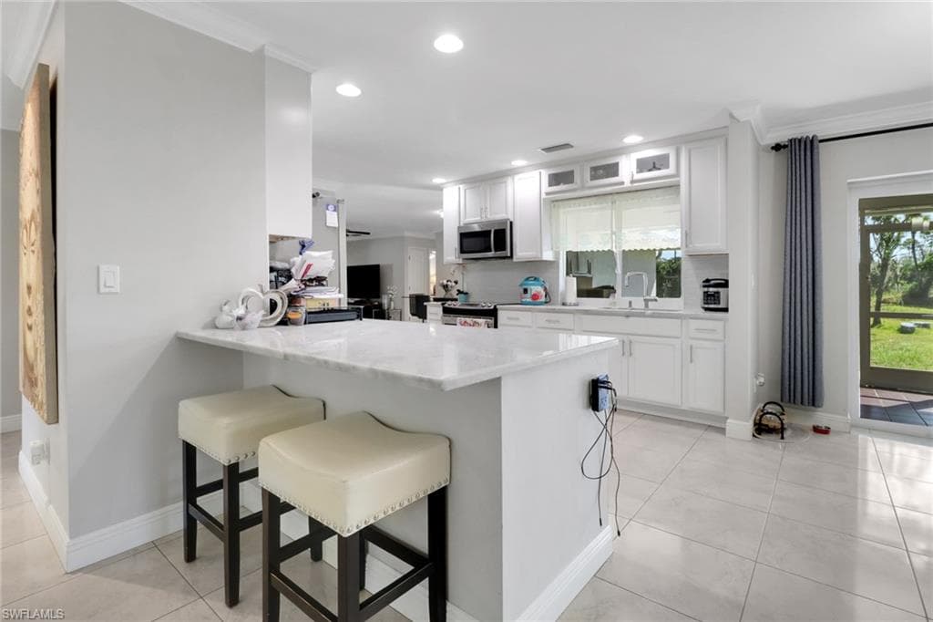 1530 Everglades Blvd S, Naples, FL 34117-8