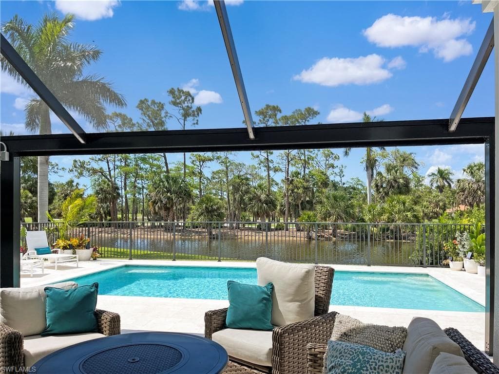 21 Grey Wing Pt, Naples, FL 34113-4