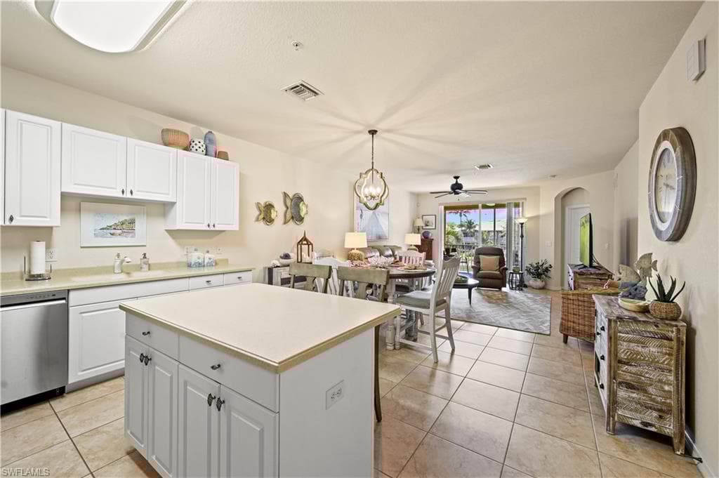 9621 Spanish Moss Way 3823, Bonita Springs, FL 34135-11