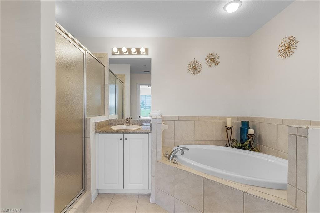 7955 Mahogany Run Ln 512, Naples, FL 34113-15