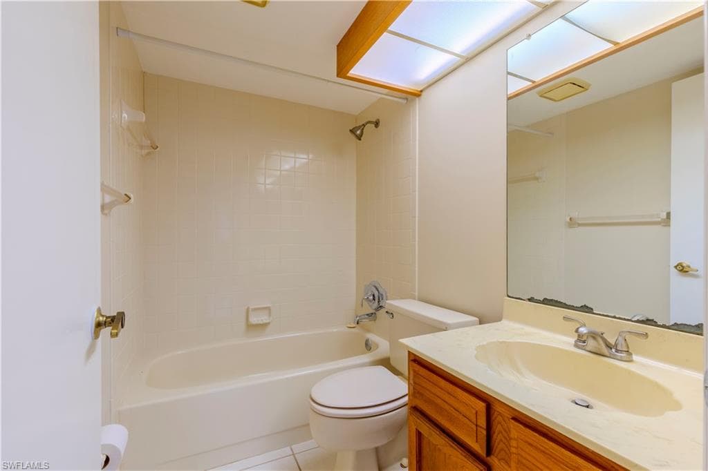 5825 Rattlesnake Hammock Rd 108, Naples, FL 34113-17