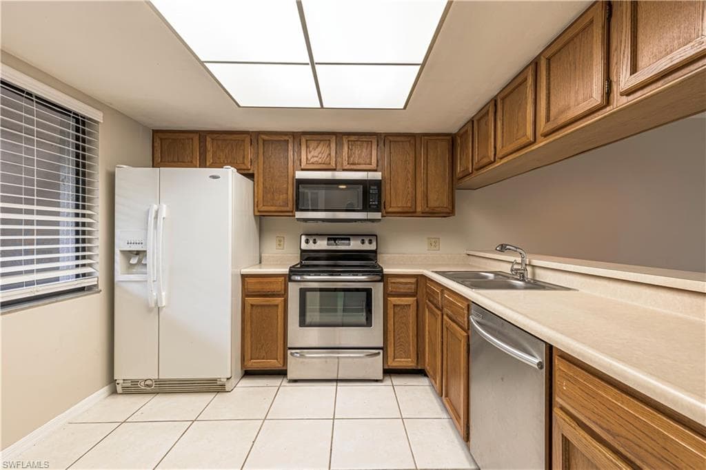 5825 Rattlesnake Hammock Rd 108, Naples, FL 34113-6