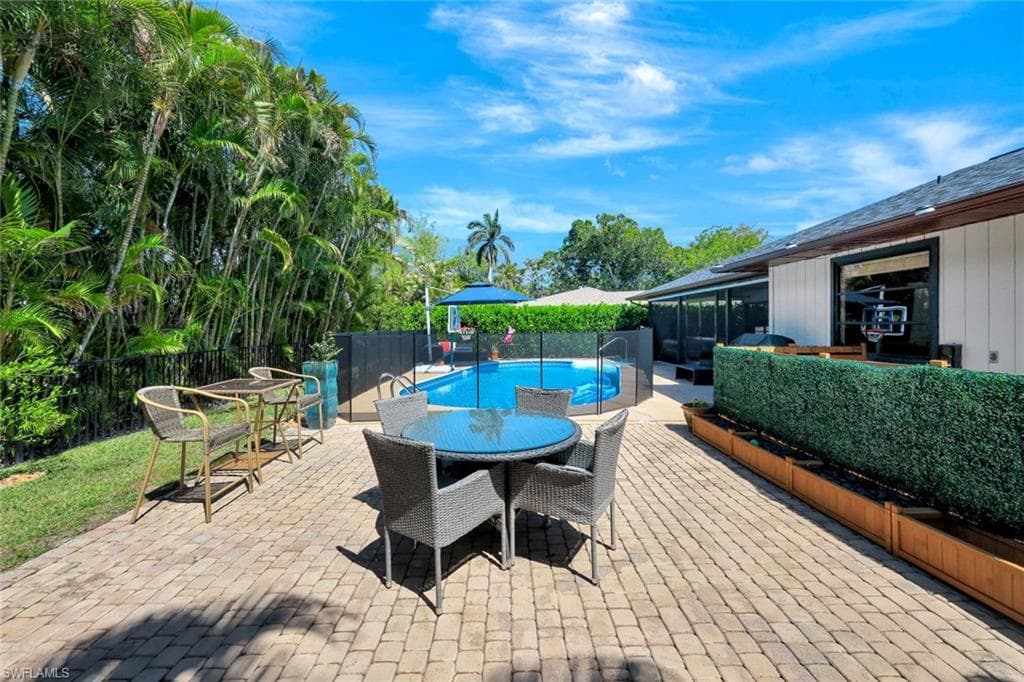 4521 Rosea Ct, Naples, FL 34104-32