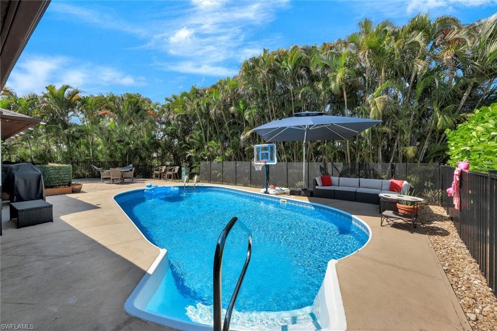 4521 Rosea Ct, Naples, FL 34104-33