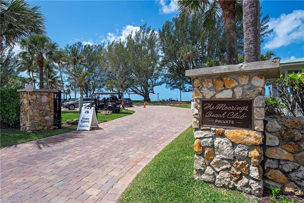 1950 Gulf Shore Blvd N 309, Naples, FL 34102-15