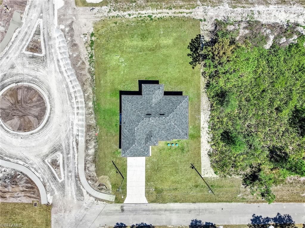 633 Cane St E, Lehigh Acres, FL 33974-32