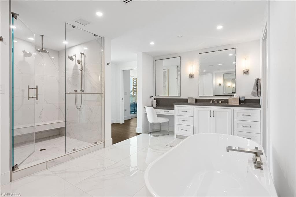 13945 Old Coast Rd 406, Naples, FL 34110-14