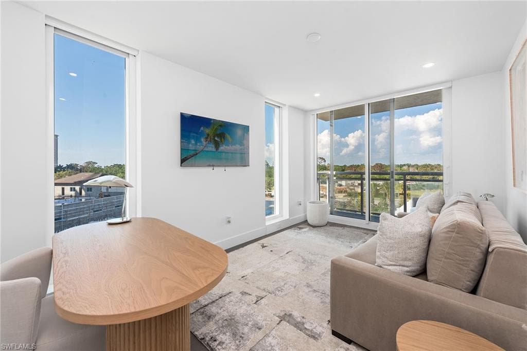 13945 Old Coast Rd 406, Naples, FL 34110-20