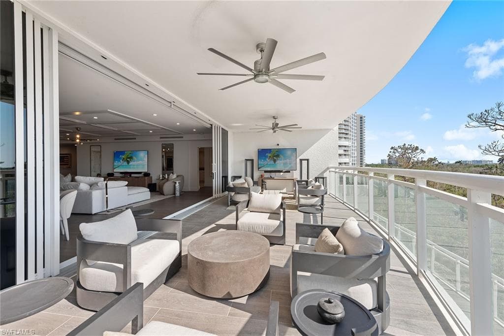 13945 Old Coast Rd 406, Naples, FL 34110-25