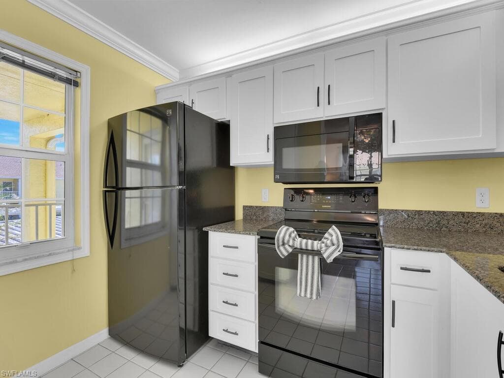 2702 Kings Lake Blvd 204, Naples, FL 34112-11