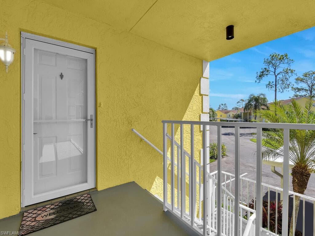 2702 Kings Lake Blvd 204, Naples, FL 34112-25