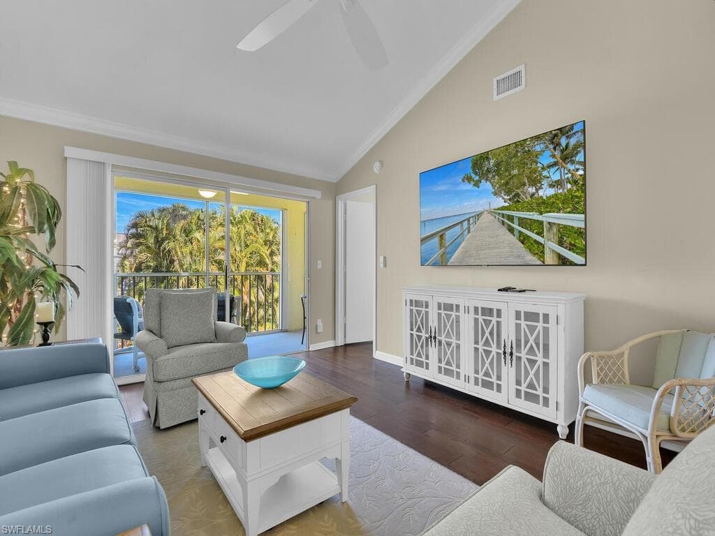 2702 Kings Lake Blvd 204, Naples, FL 34112-4