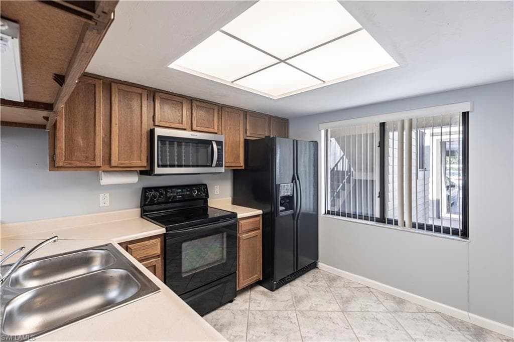 5857 Rattlesnake Hammock Rd 101, Naples, FL 34117-10
