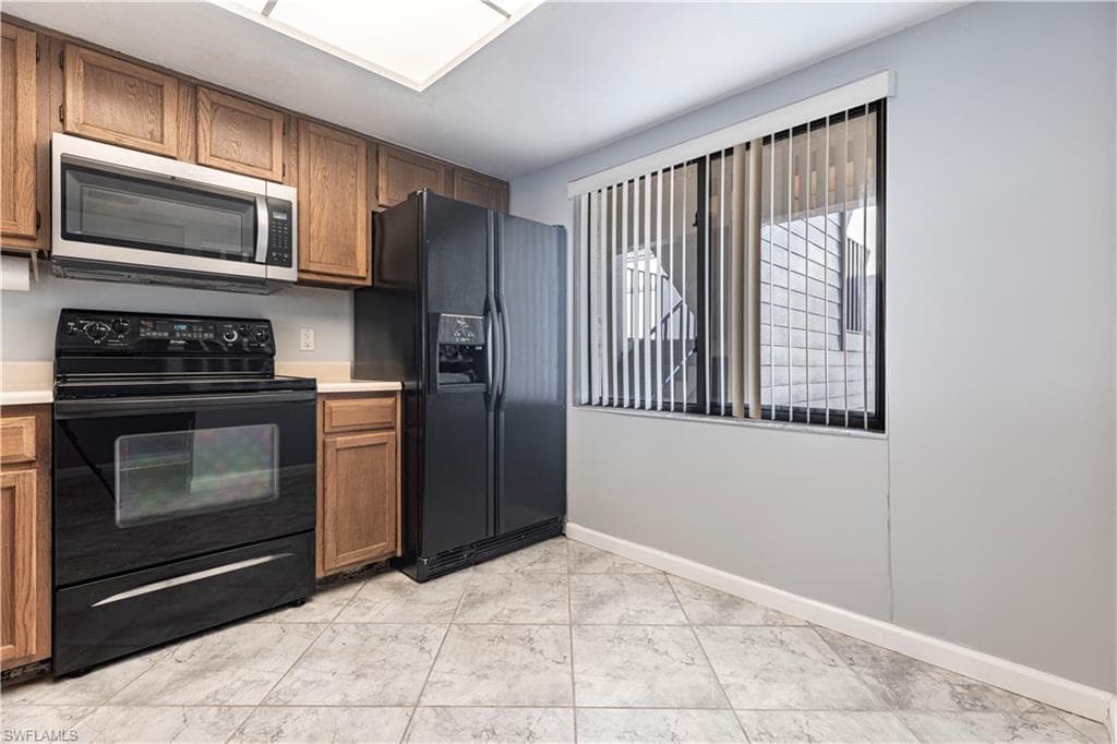 5857 Rattlesnake Hammock Rd 101, Naples, FL 34117-8