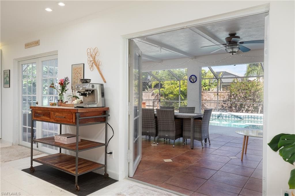 511 98th Ave N, Naples, FL 34108-9