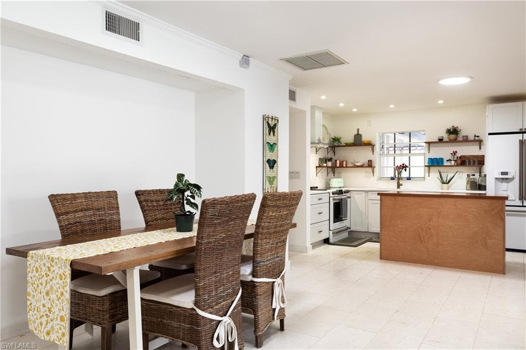 511 98th Ave N, Naples, FL 34108-10