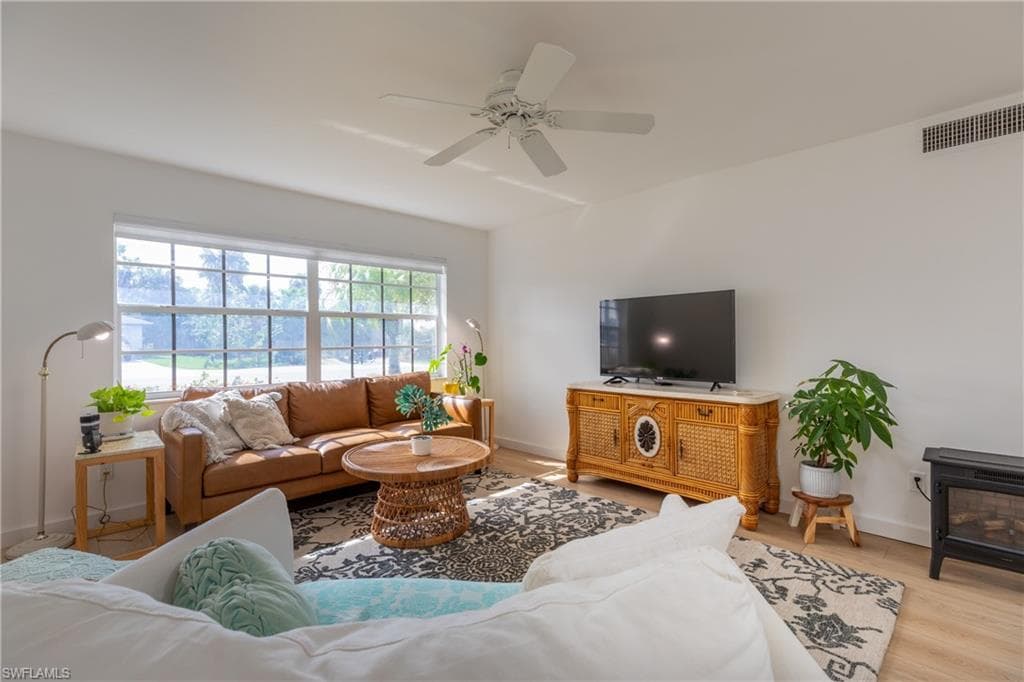 511 98th Ave N, Naples, FL 34108-25