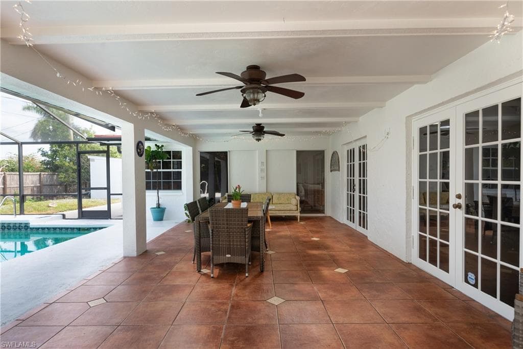 511 98th Ave N, Naples, FL 34108-8