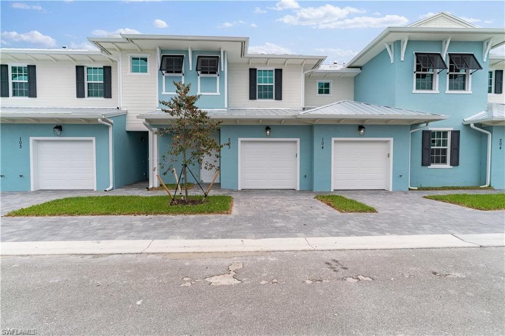 26331 Coco Cay Cir, Bonita Springs, FL 34135-1