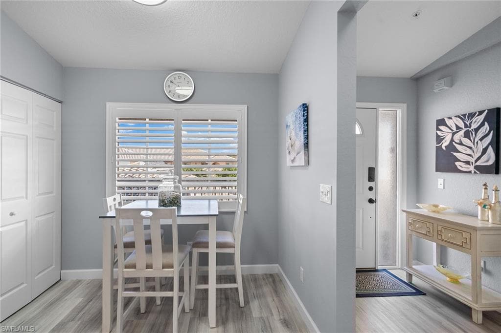 9022 Michael Cir 210, Naples, FL 34113-15