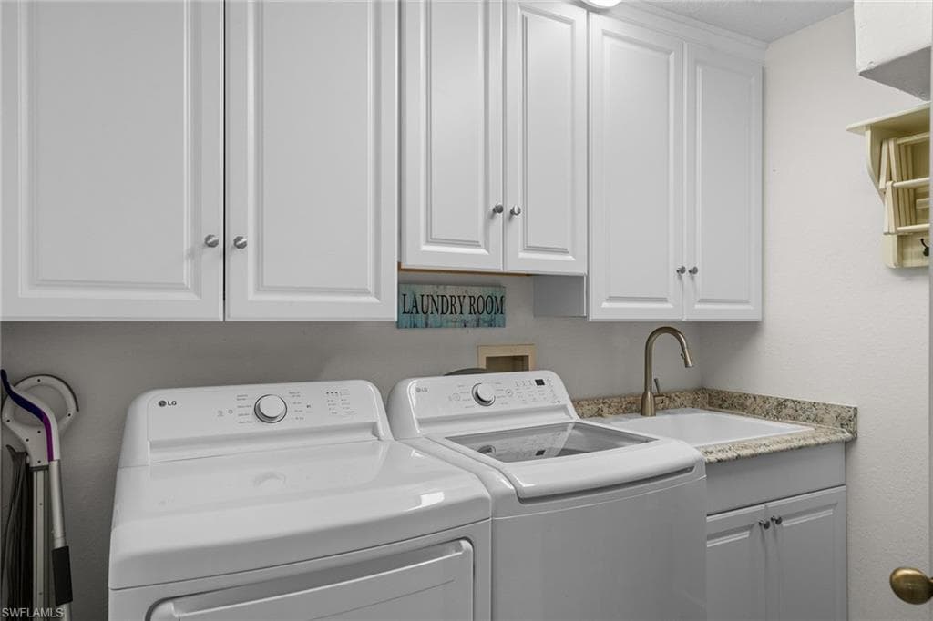 9022 Michael Cir 210, Naples, FL 34113-28