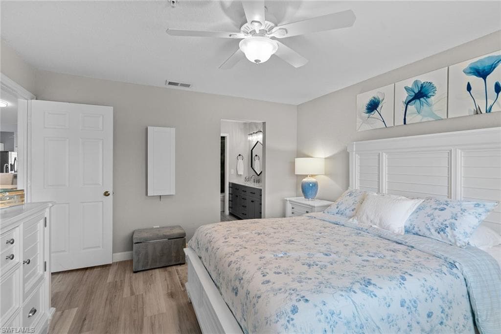 9022 Michael Cir 210, Naples, FL 34113-8