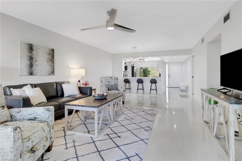 15450 Cedarwood Ln 103, Naples, FL 34110-9