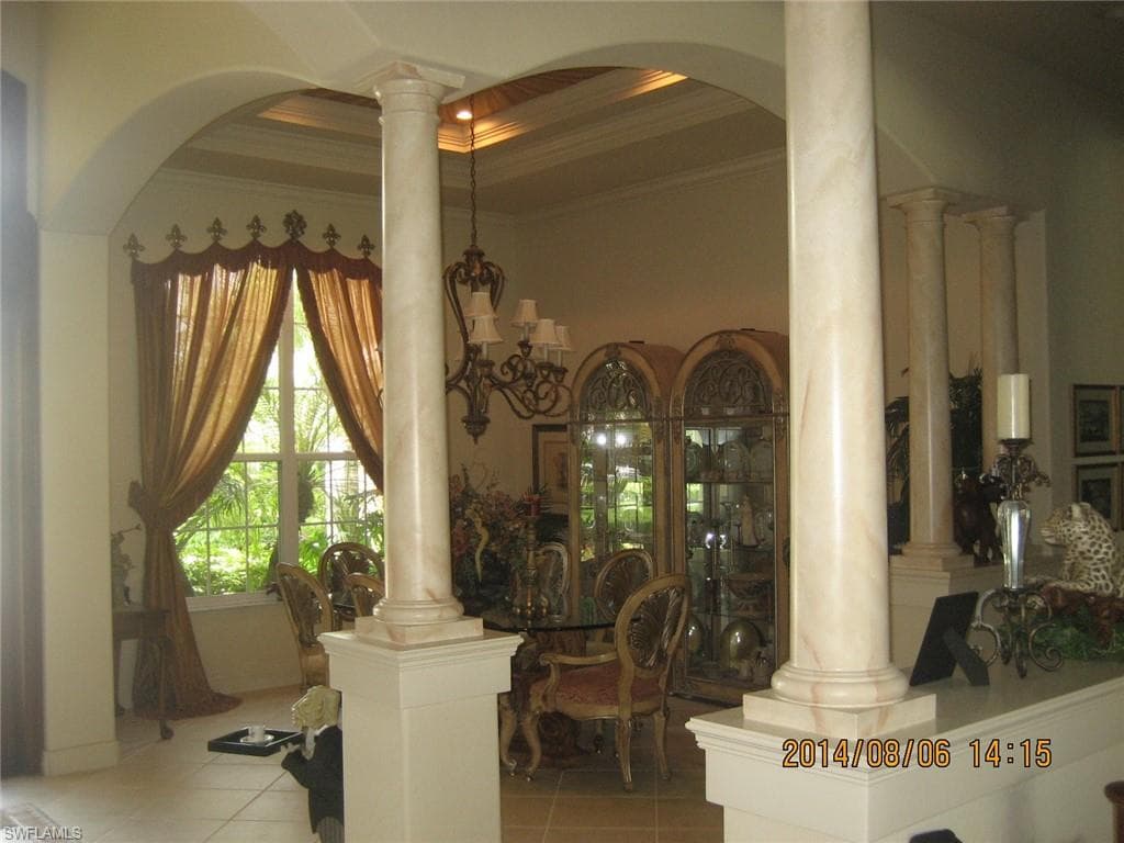 7432 Treeline Dr, Naples, FL 34119-9