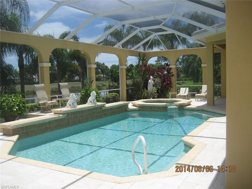 7432 Treeline Dr, Naples, FL 34119-1