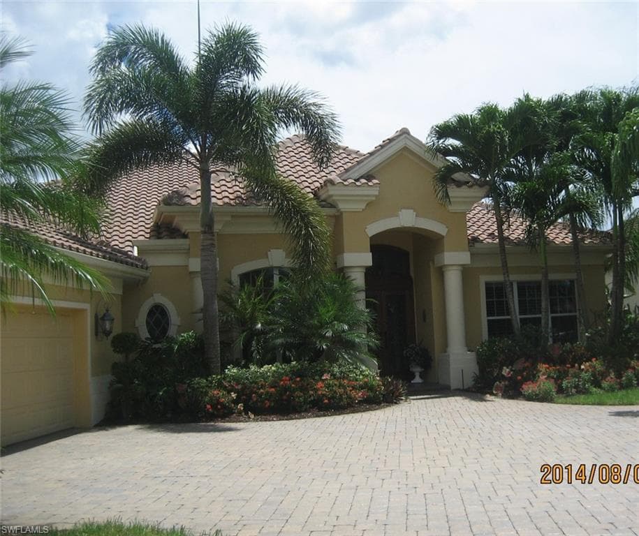 7432 Treeline Dr, Naples, FL 34119-2