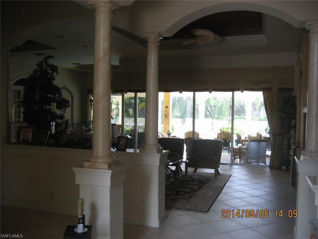 7432 Treeline Dr, Naples, FL 34119-5