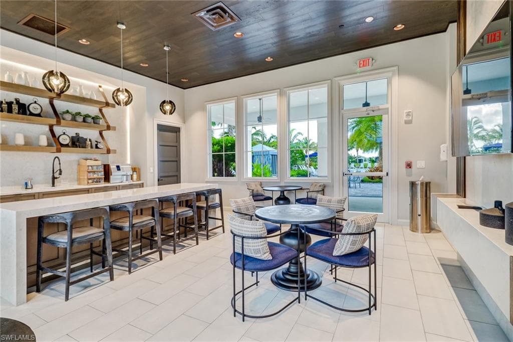 9048 Mayreau Way, Naples, FL 34114-32