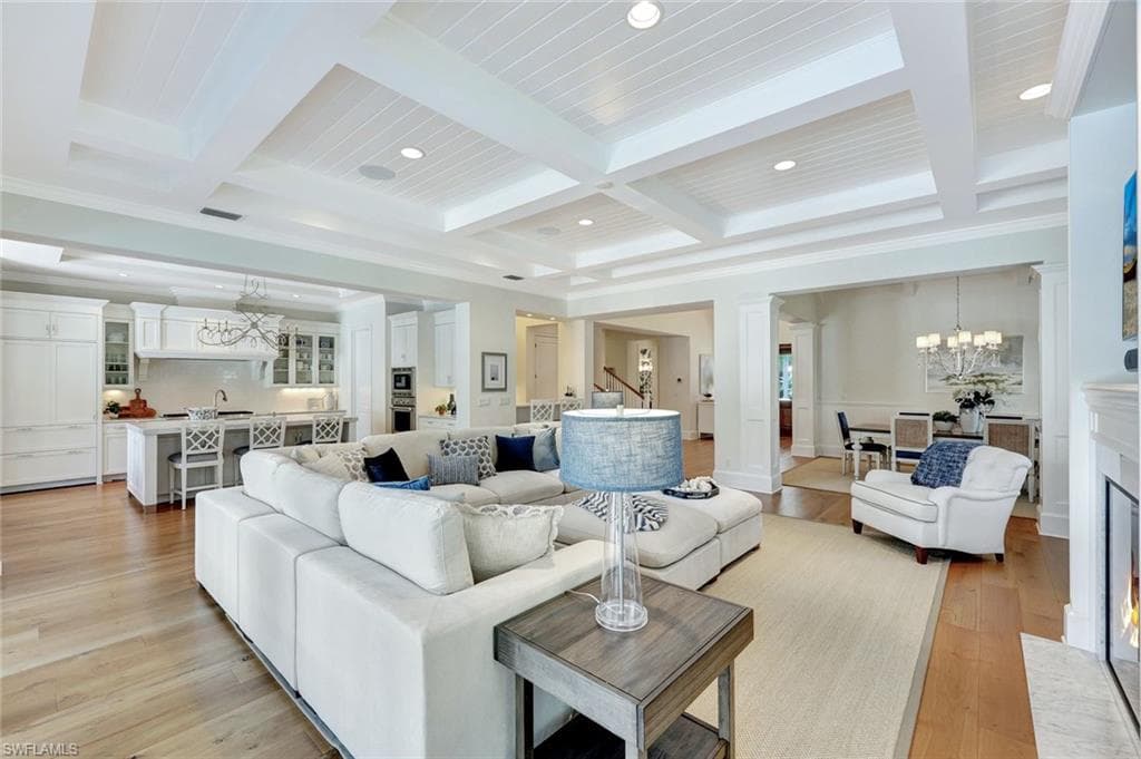 455 13th Ave S, Naples, FL 34102-10