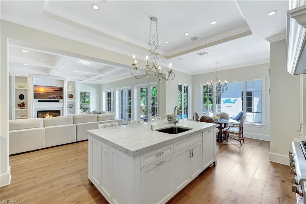 455 13th Ave S, Naples, FL 34102-12