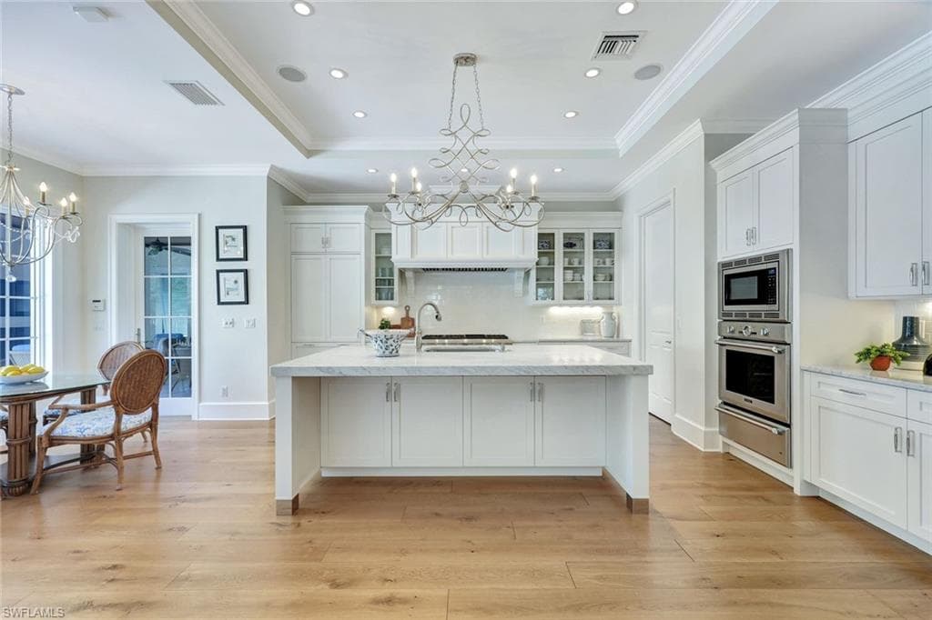 455 13th Ave S, Naples, FL 34102-13